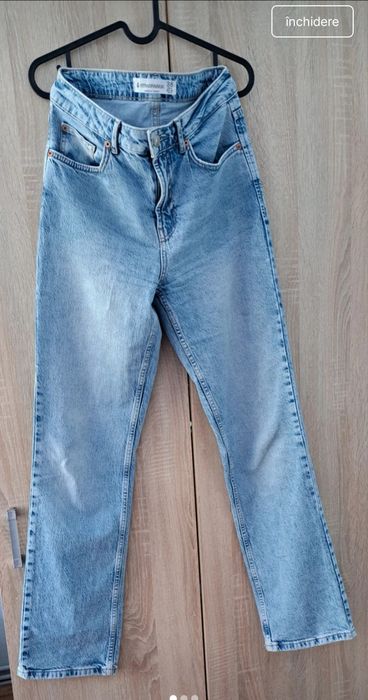 Blugi drepti Stradivarius marime 38 albastru deschis