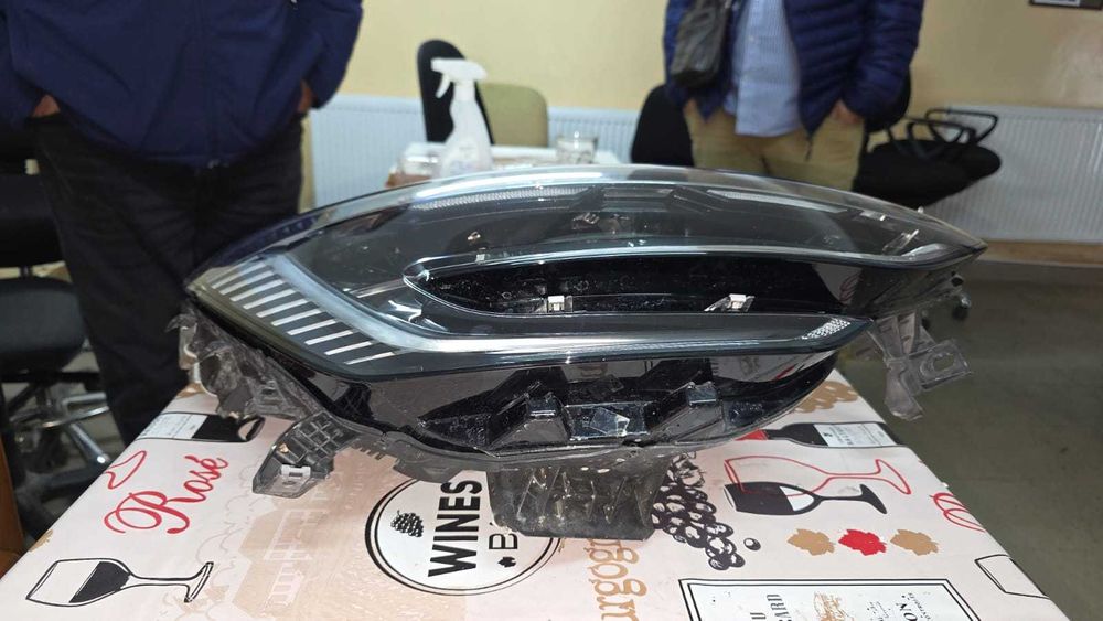 Far drepta Renault Megane 2021