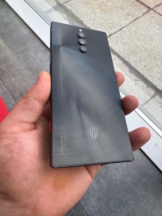 Red magic 8s pro 256g