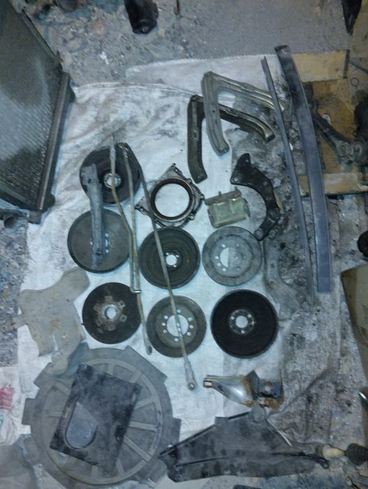 Запчасти мерседес 190 продам