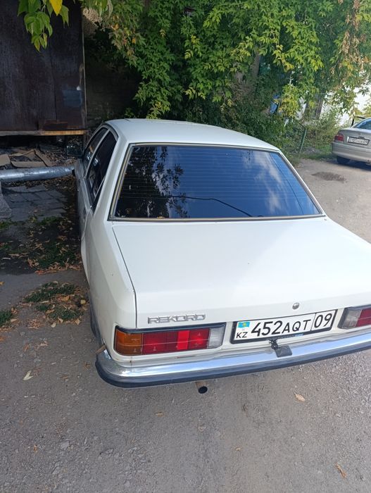 Продаю автомобиль Опель Рекорд