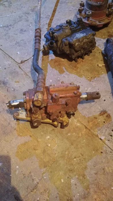 продам целиндры, ступица ПТС и др.