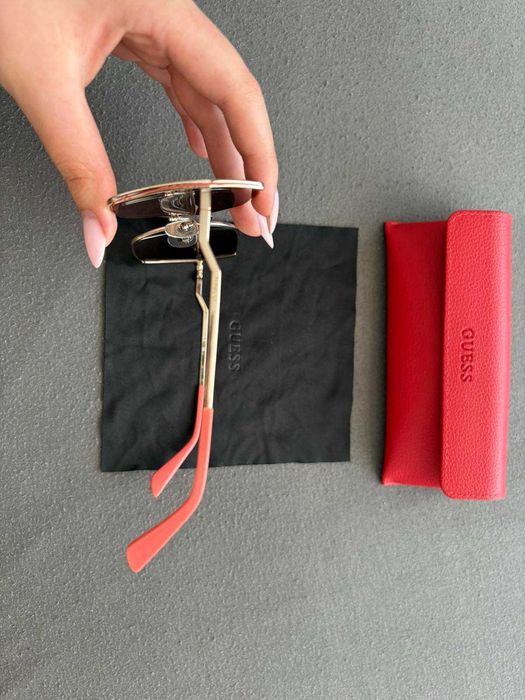 Слънчеви очила Guess,