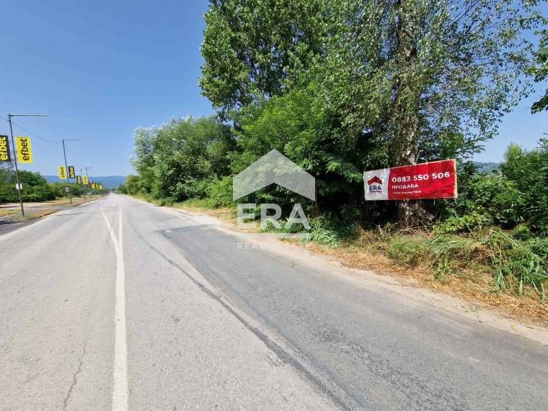 Ексклузивно!Ера Тера продава голям парцел в с. Трудовец.