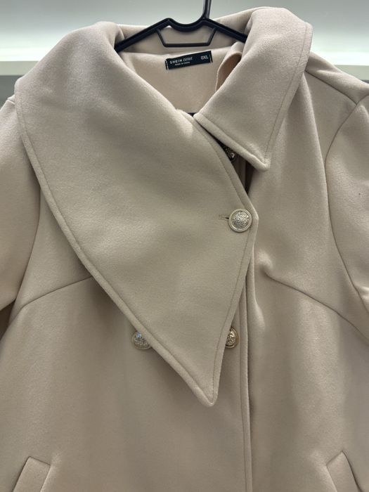 Бежово палто - shein