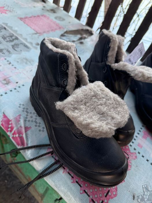 Рабочие ботинки новые.