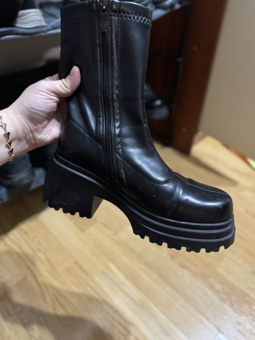 Продам сапоги новые