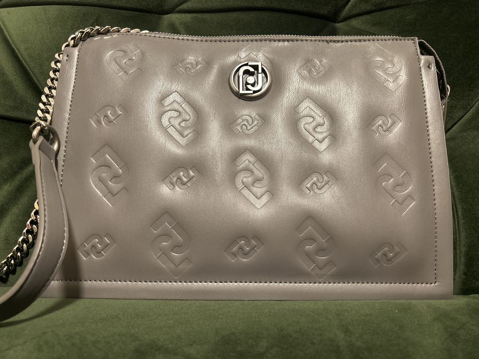 Vand poseta gri Liu Jo,noua,editie mai veche