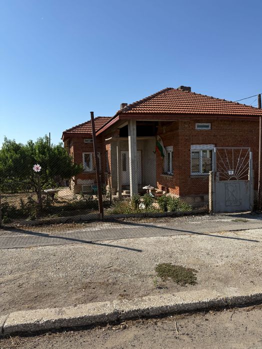 Къща в кубрат ул добружа 45