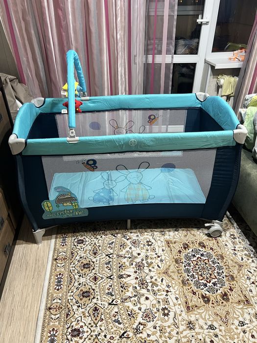 Детская кроватка с матрасом