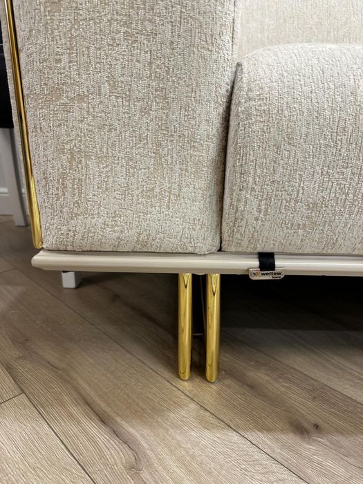 Диван интерьеский