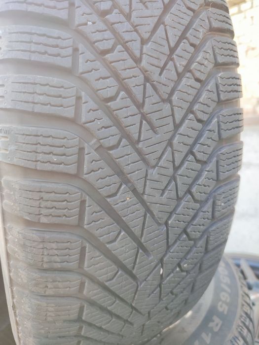 4 бр зимни 205/65/17 Pirelli дот 24г