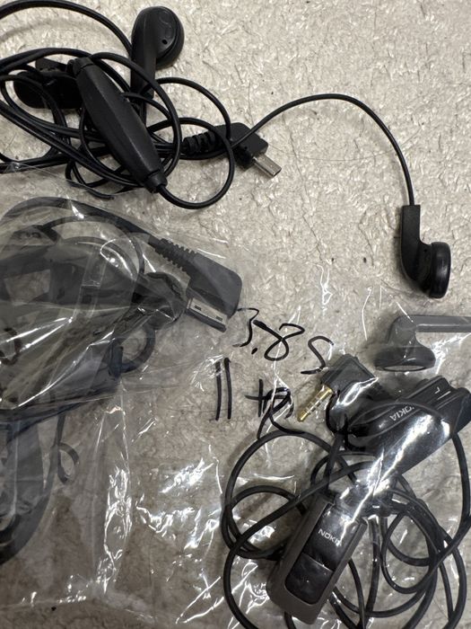 Продам наушники оригинал