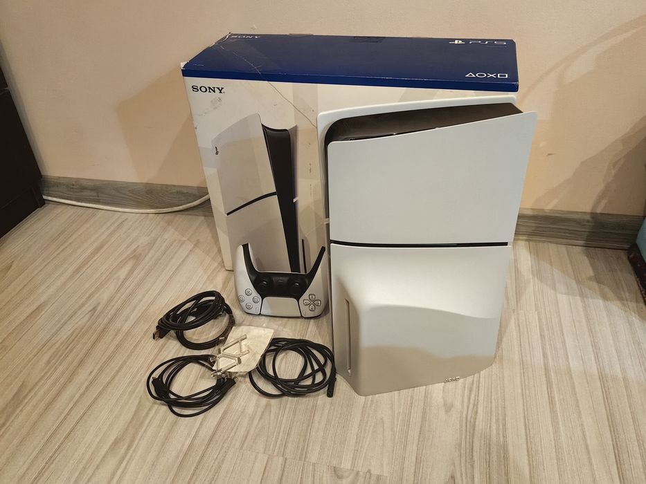 Продавам Playstation 5 Slim Disk Edition