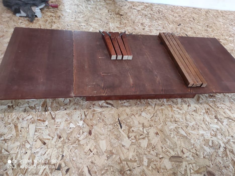 Стол  квадратный