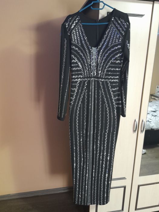 Vand rochie superba de seara