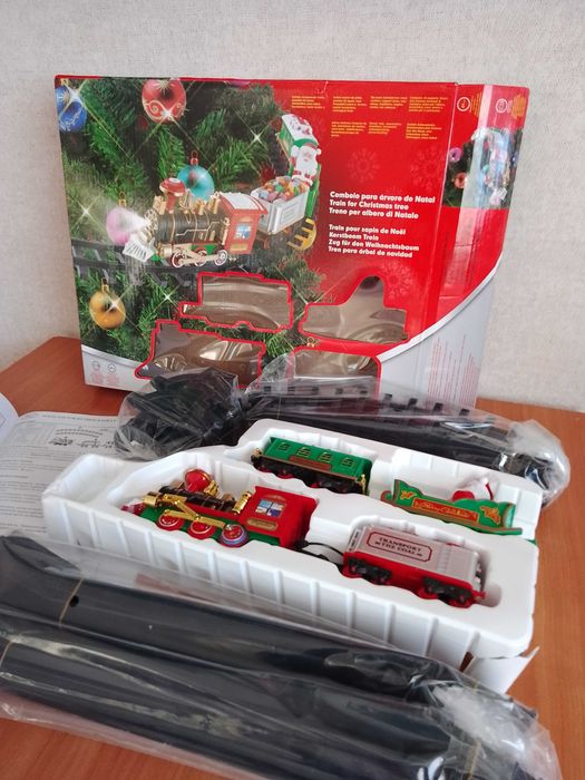 Поезд вокруг елки