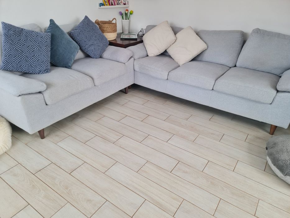 Продавам два броя дивани