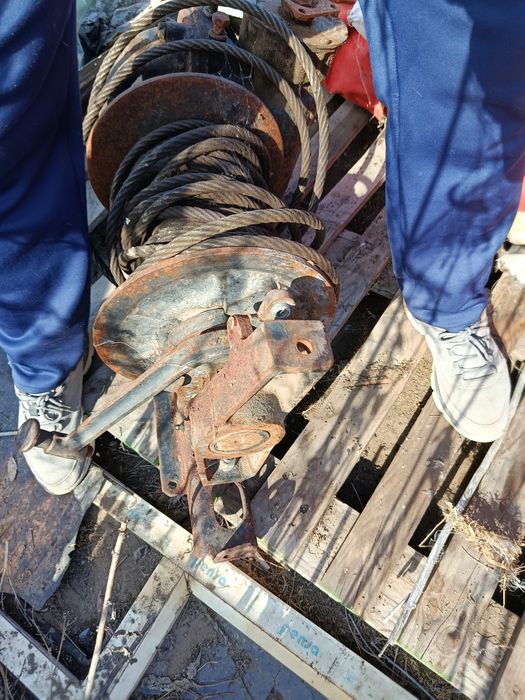 Продам лебёдку переднюю от Урала