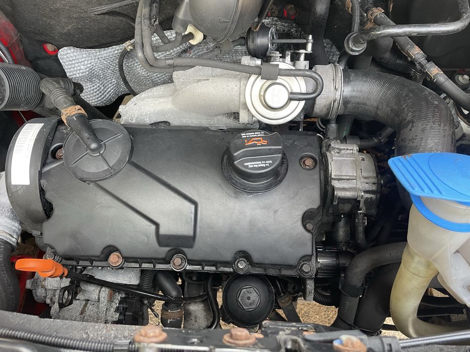 Motor Volkswagen T5 1,9TDI 63KW -86CP cod Motor AXC pret 5000 lei complet
