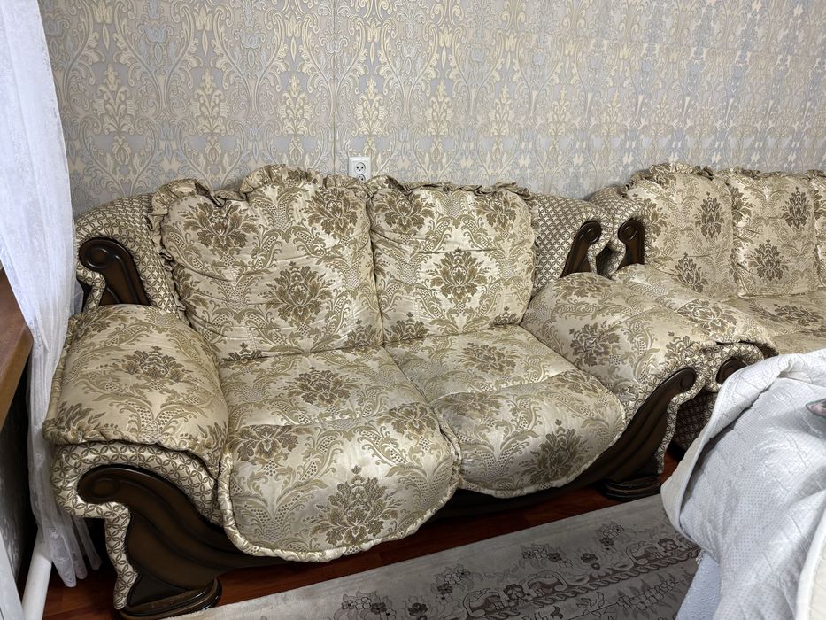 Продаются диваны, коричневый диван с креслами. Очень качественные