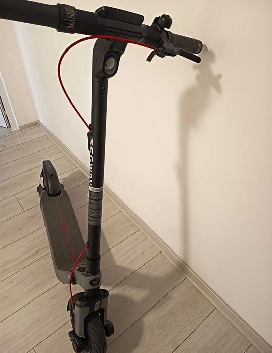 Vând trotineta electrica ninebot e3