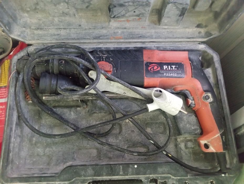 Перфораторы 2 штук на запчасти 400