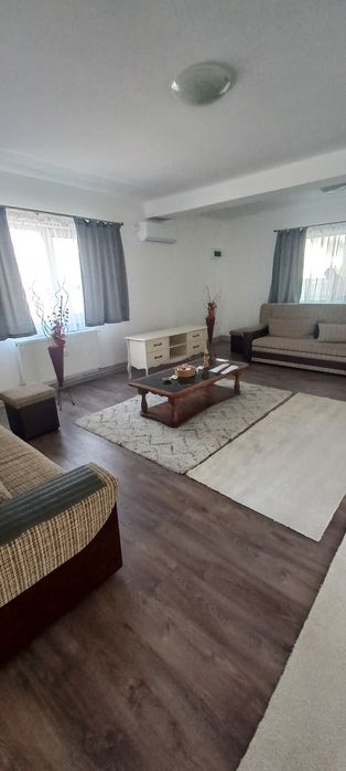 Închiriez vila zona Ford