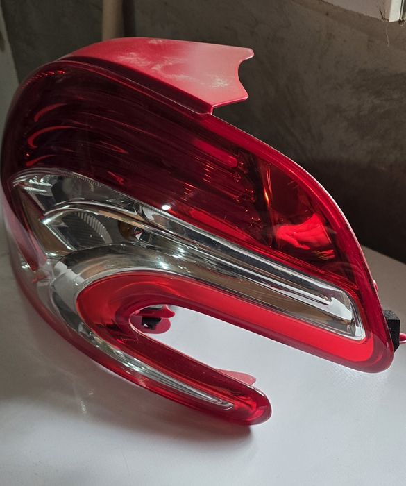 Stop dreapta Peugeot 208