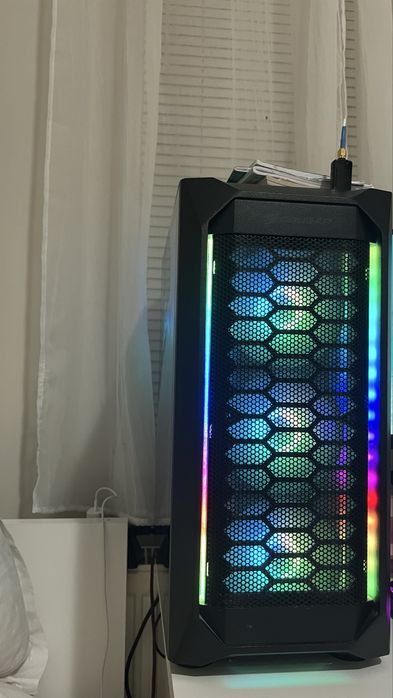 Продавам компютър