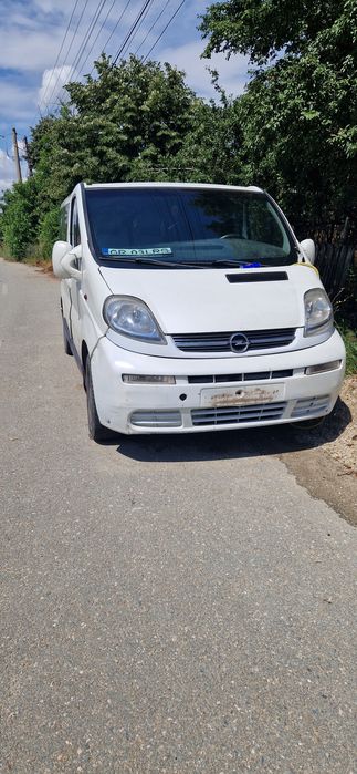 Punte spate far capota usa opel vivaro renault trafic primstar