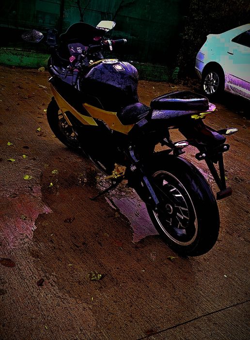 Продается мотоцикл 3000киловат