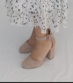 Продам босоножки