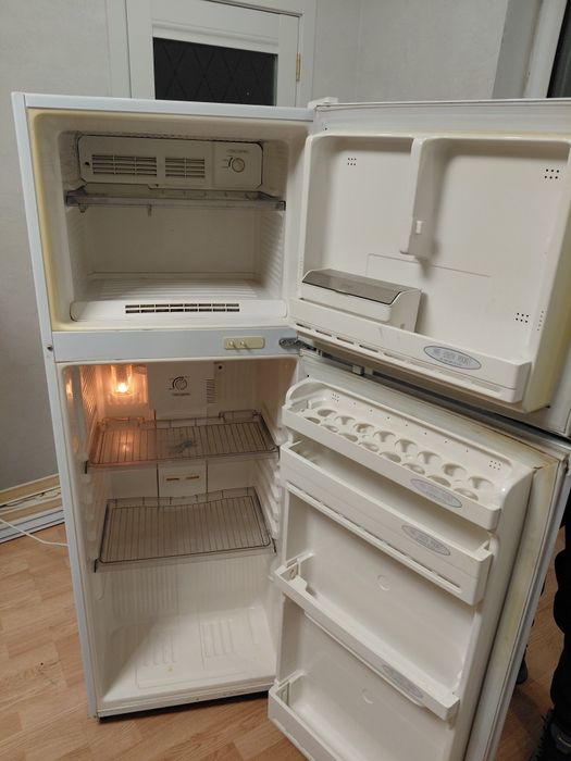 Продам холодильник