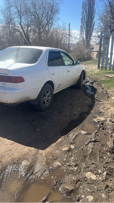 Камри 25 сатлат.