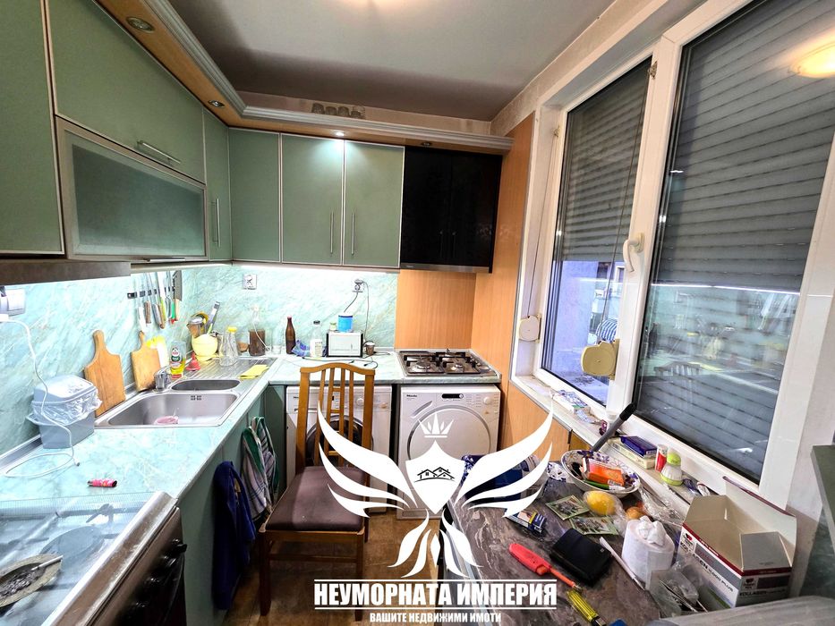 Продава се Четиристаен апартамент в Асеновград - 120 кв.м за 1396 €/кв.м - Снимка #1