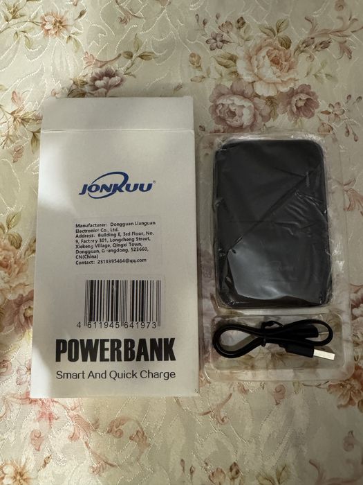 Baterie externă 10000 mAh cu 4 porturi