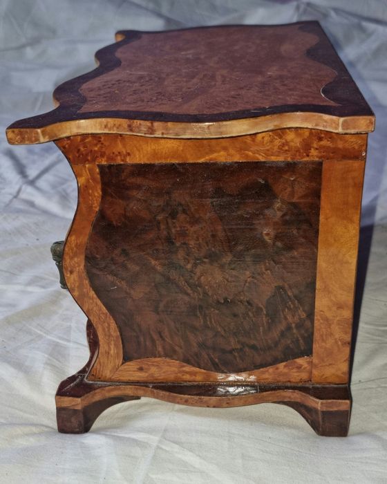 Cutie de bijuterii vintage din radacina de thuya