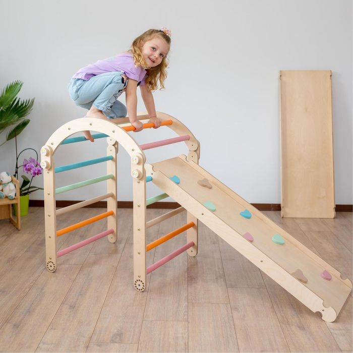 Модифициращ се триъгълник на Пиклер + арка в пастелни цветове