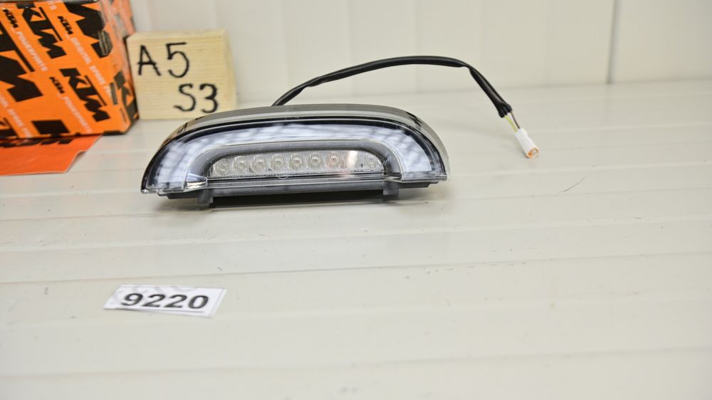 Husqvarna Vitpilen Svartpilen 701 2018 2022 Lumina stop frana spate