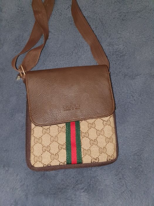 Borseta Gucci și curea Louis Vuitton