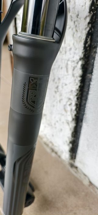 Нова Вилка XFUSION RV1 HLR 27.5" Travel 200mm 20x110mm 1.1/8 Black