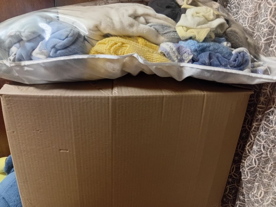 Продам ящик детских вещей,от 0 до 1.6г