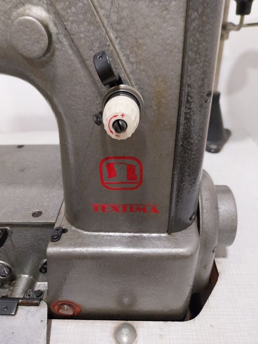 Използвана...работеща двуигловка.