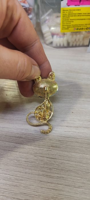 Брошь кошечка с камнями