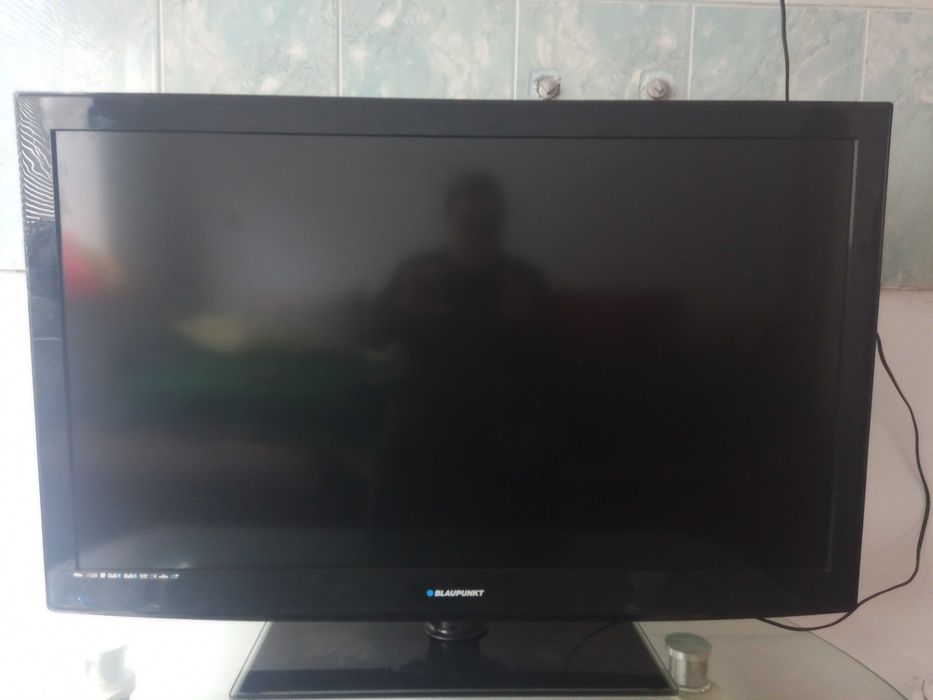 Продавам телевизор Блаупункт 42 инча смарт125 евро.евро.