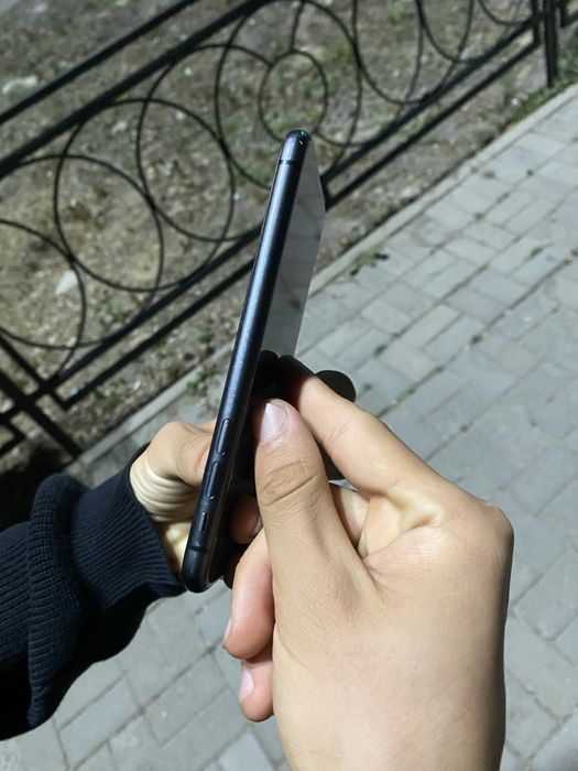 Продам iPhone 11, 64 ГБ