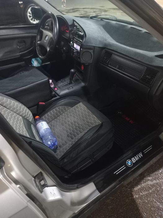 Продам машину BMW