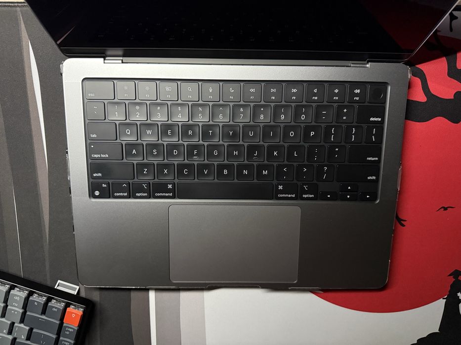 Yengi Macbook Pro M3 8gb 512gb
