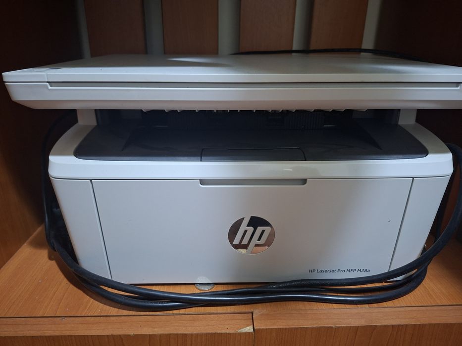 Vând imprimanta HP Laserjet